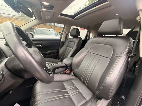 Used 2024 Honda HR-V EX-L image 11