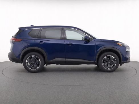 Used 2024 Nissan Rogue SV AWD/4WD image 9