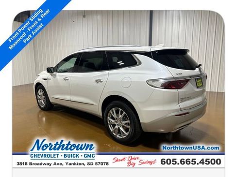 Used 2023 Buick Enclave Essence w/ Experience Buick Package image 3