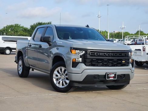 Used 2024 Chevrolet Silverado 1500 Custom RWD image 2