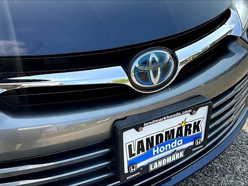 Used 2015 Toyota Camry XLE w/ Moonroof Package FWD image 30