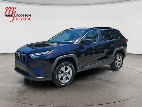 Used 2024 Toyota RAV4 LE AWD/4WD image 1