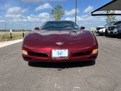 Used 2003 Chevrolet Corvette Coupe w/ Preferred Equipment Group RWD image 2
