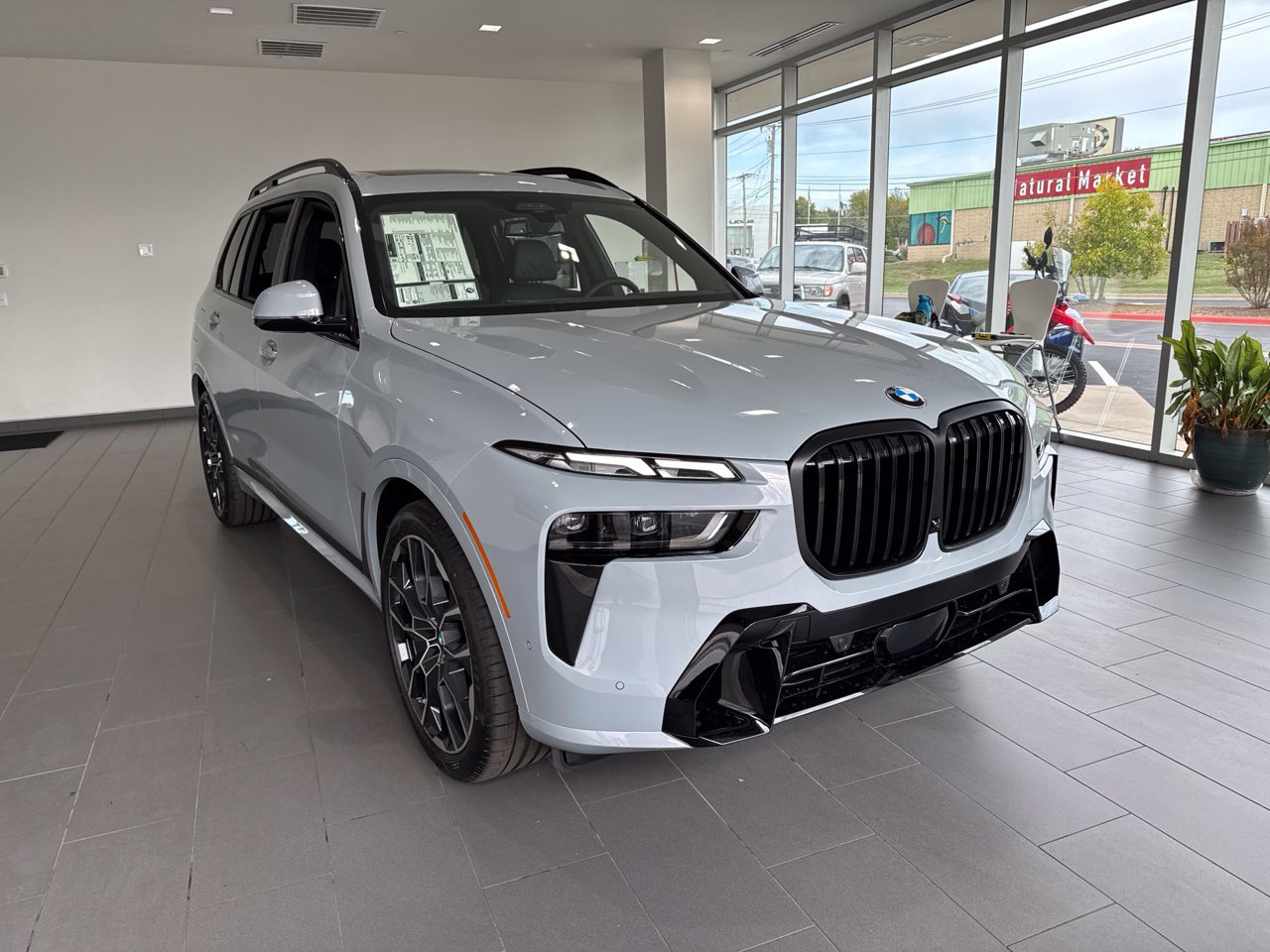 New 2027 BMW X7 xDrive40i w/ Executive Package AWD/4WD image 2