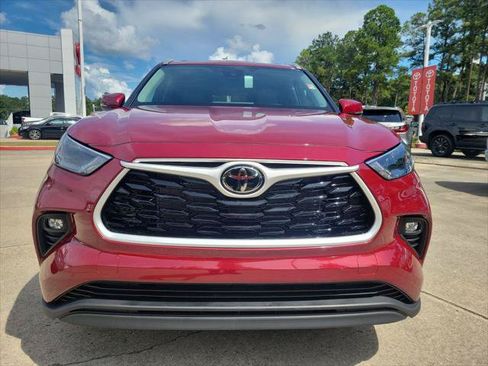 Certified 2026 Toyota Highlander XLE AWD/4WD image 4