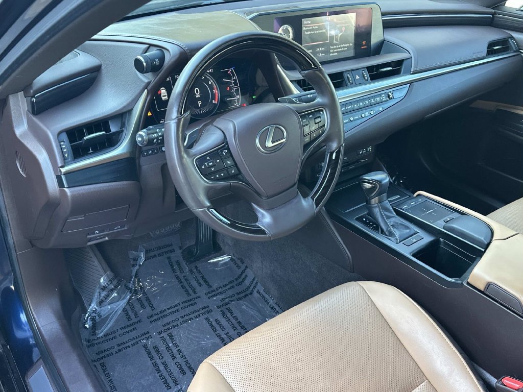 Used 2021 Lexus ES 350 w/ Premium Package FWD image 2