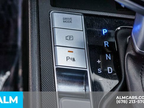Used 2024 Hyundai Elantra Limited FWD image 43