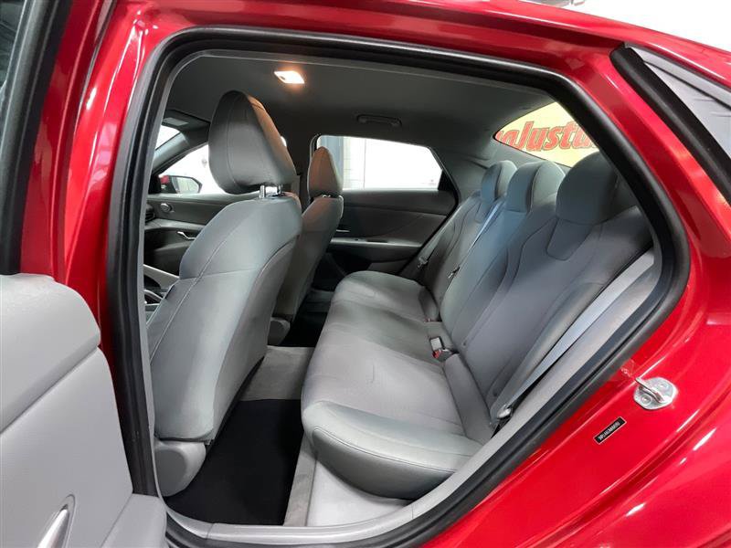 Used 2021 Hyundai Elantra SE FWD image 22