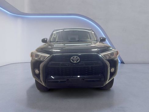 Used 2018 Toyota 4Runner SR5 Premium AWD/4WD image 2