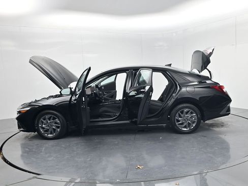 Used 2024 Hyundai Elantra SEL image 60