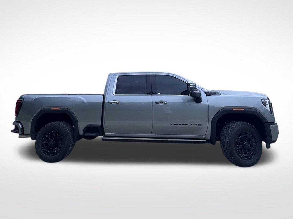 Used 2026 GMC Sierra 3500 Denali Ultimate w/ LPO, Black Badging Package AWD/4WD image 6