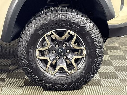 Used 2023 Chevrolet Colorado ZR2 w/ ZR2 Convenience Package III image 24