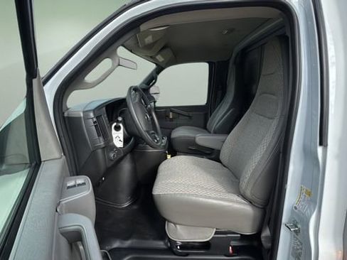 New 2025 Chevrolet Express 3500 Work Van w/ Power Convenience Package image 19