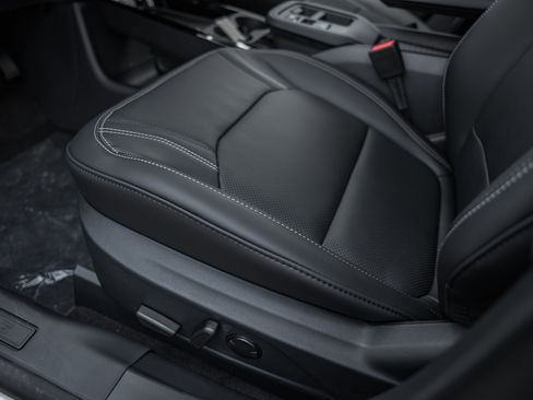 New 2025 Ford Mustang Mach-E Premium image 32