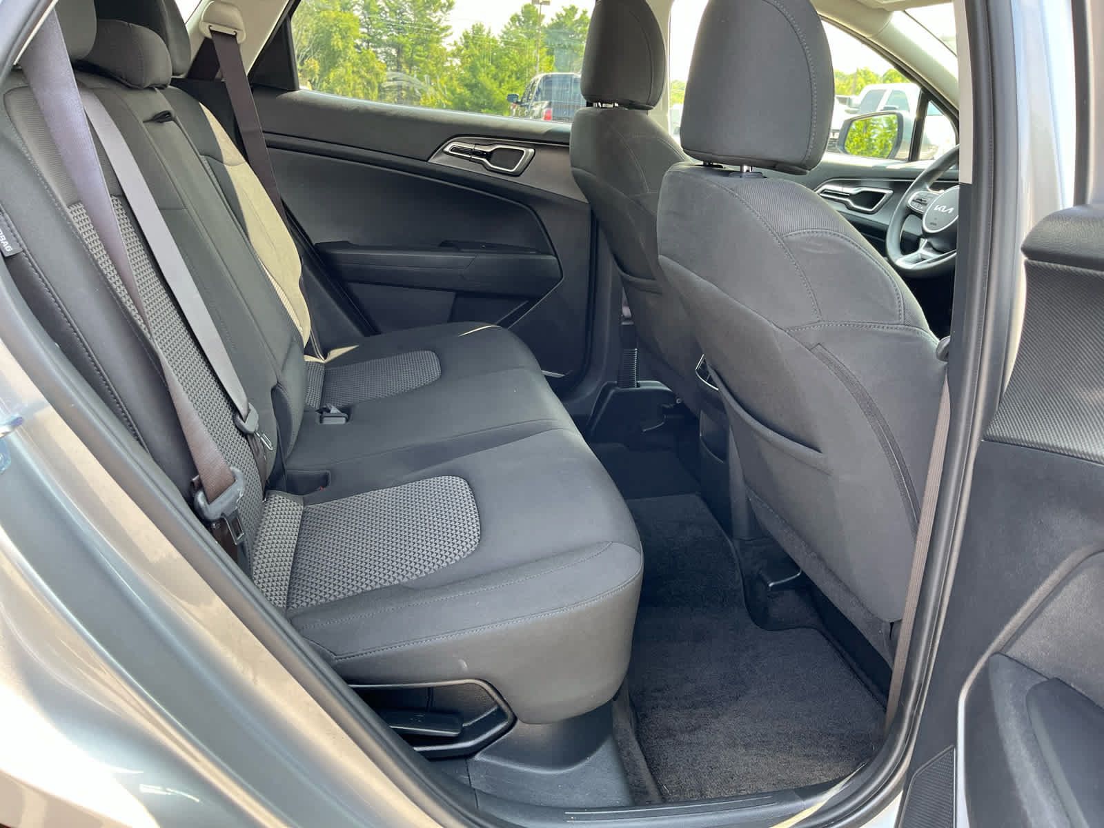 Used 2025 Kia Sportage LX AWD/4WD image 28