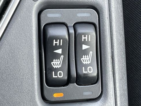 Used 2025 Subaru Crosstrek 2.0i Premium image 24