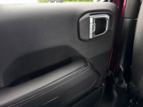 Used 2021 Jeep Wrangler Unlimited Sahara w/ Uconnect 4C Nav & Sound Group image 33