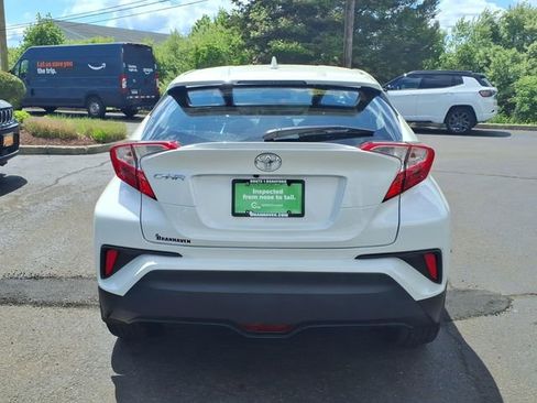 Used 2018 Toyota C-HR XLE FWD image 6