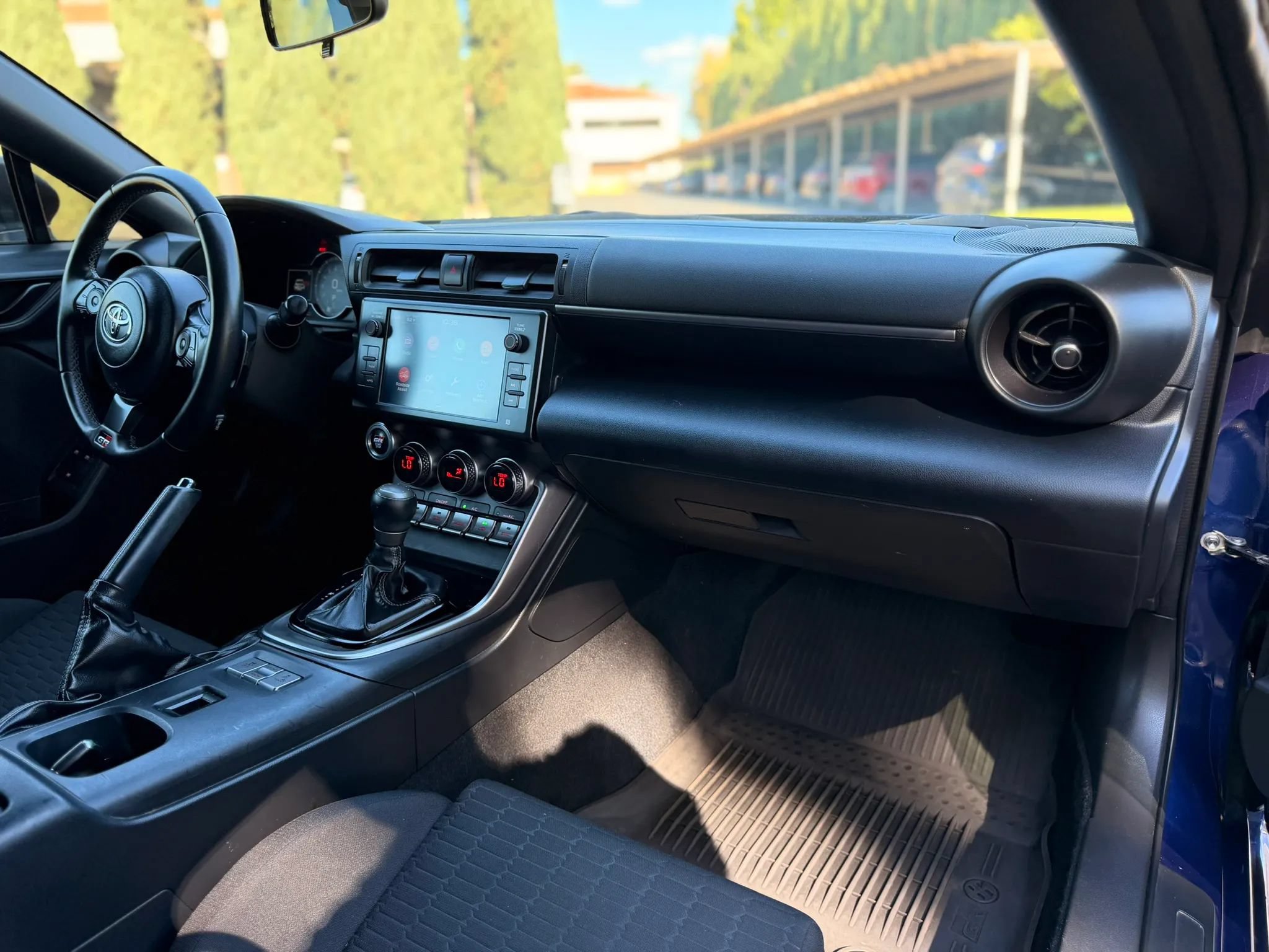 Used 2022 Toyota GR86 w/ ALL Weather Mat Package (TMS) RWD image 15