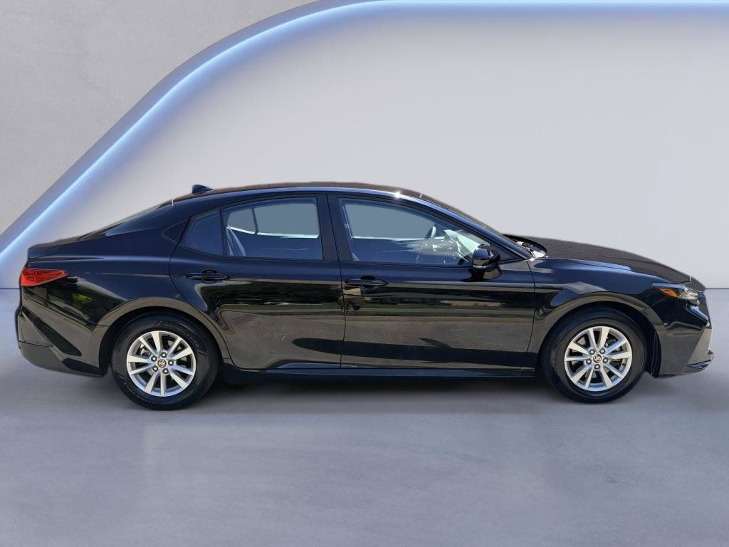 Used 2025 Toyota Camry LE FWD image 6