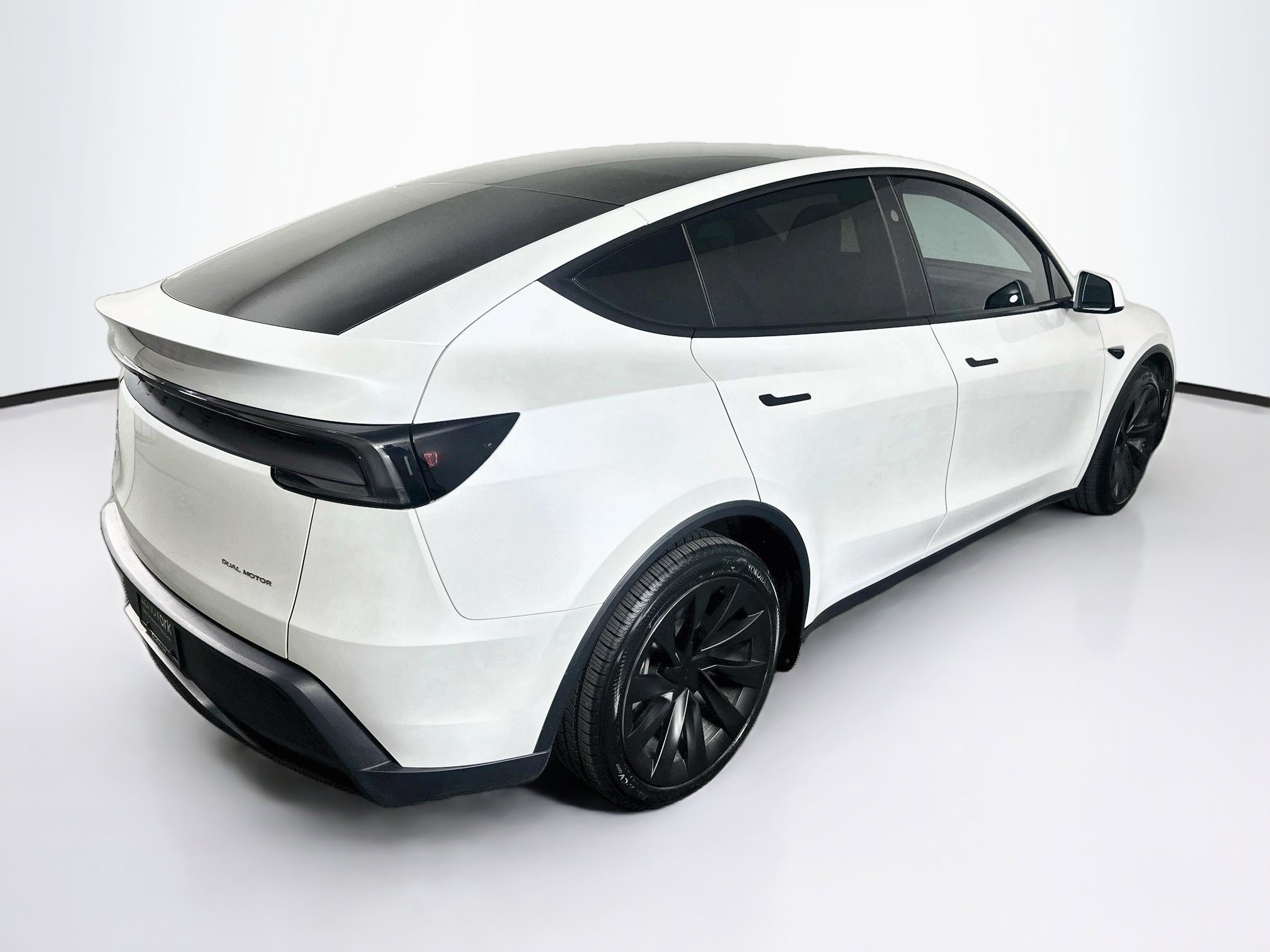 Used 2026 Tesla Model Y AWD image 9