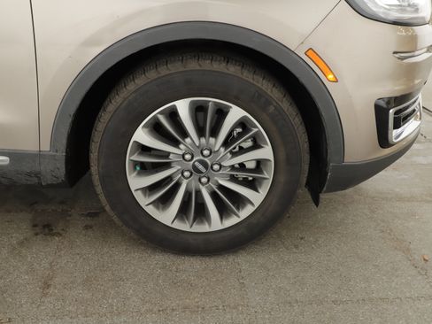 Used 2019 Lincoln Nautilus Select w/ Cargo Utility Package FWD image 19