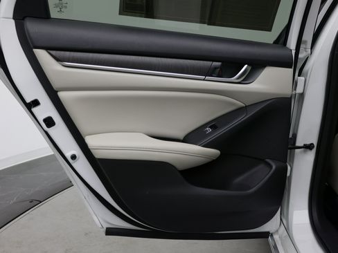 Used 2021 Honda Accord EX-L image 28