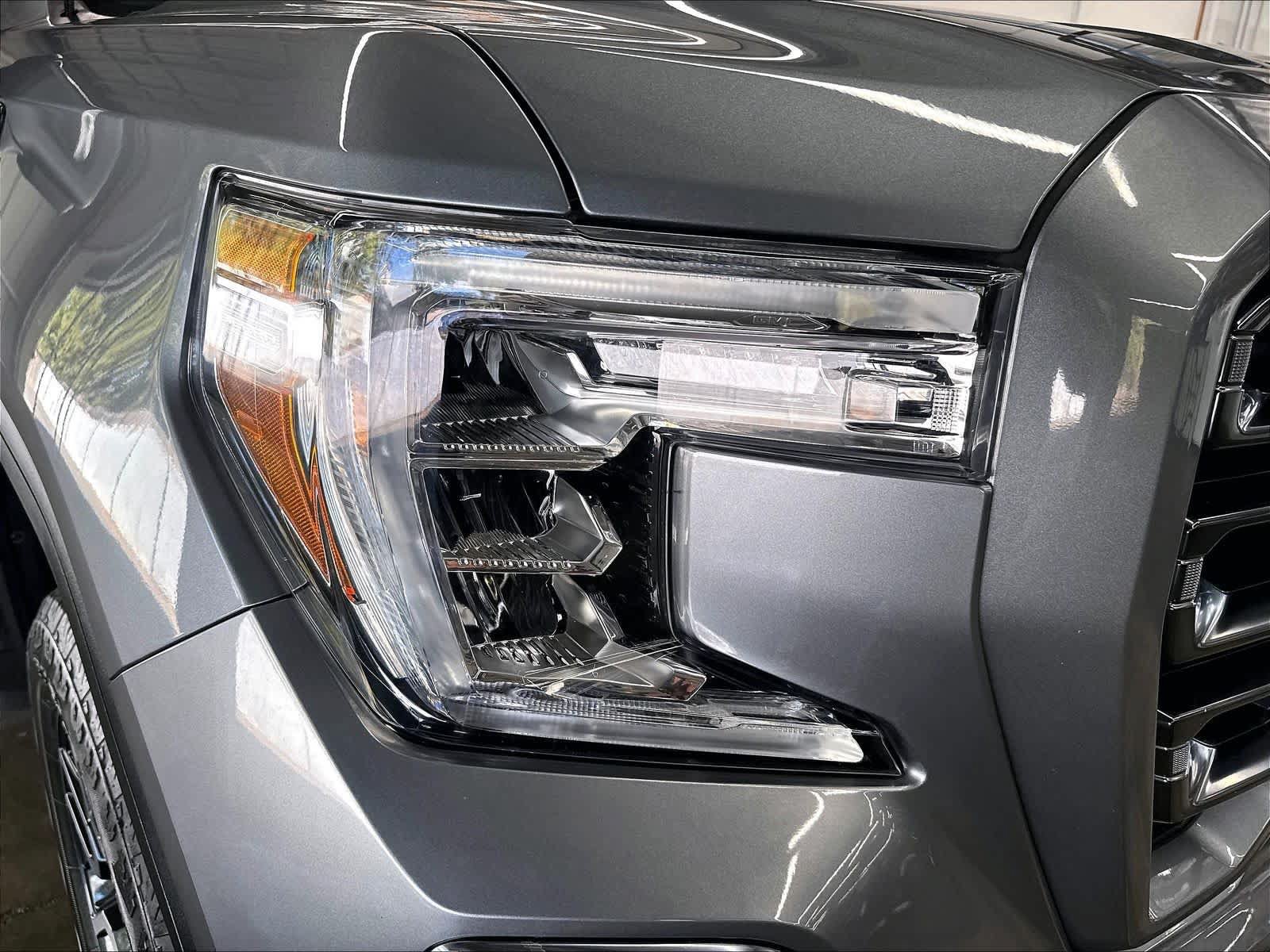 Used 2021 GMC Sierra 1500 AT4 w/ AT4 Preferred Package AWD/4WD image 36