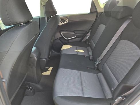 Certified 2025 Kia Soul LX w/ LX Technology Package FWD image 18