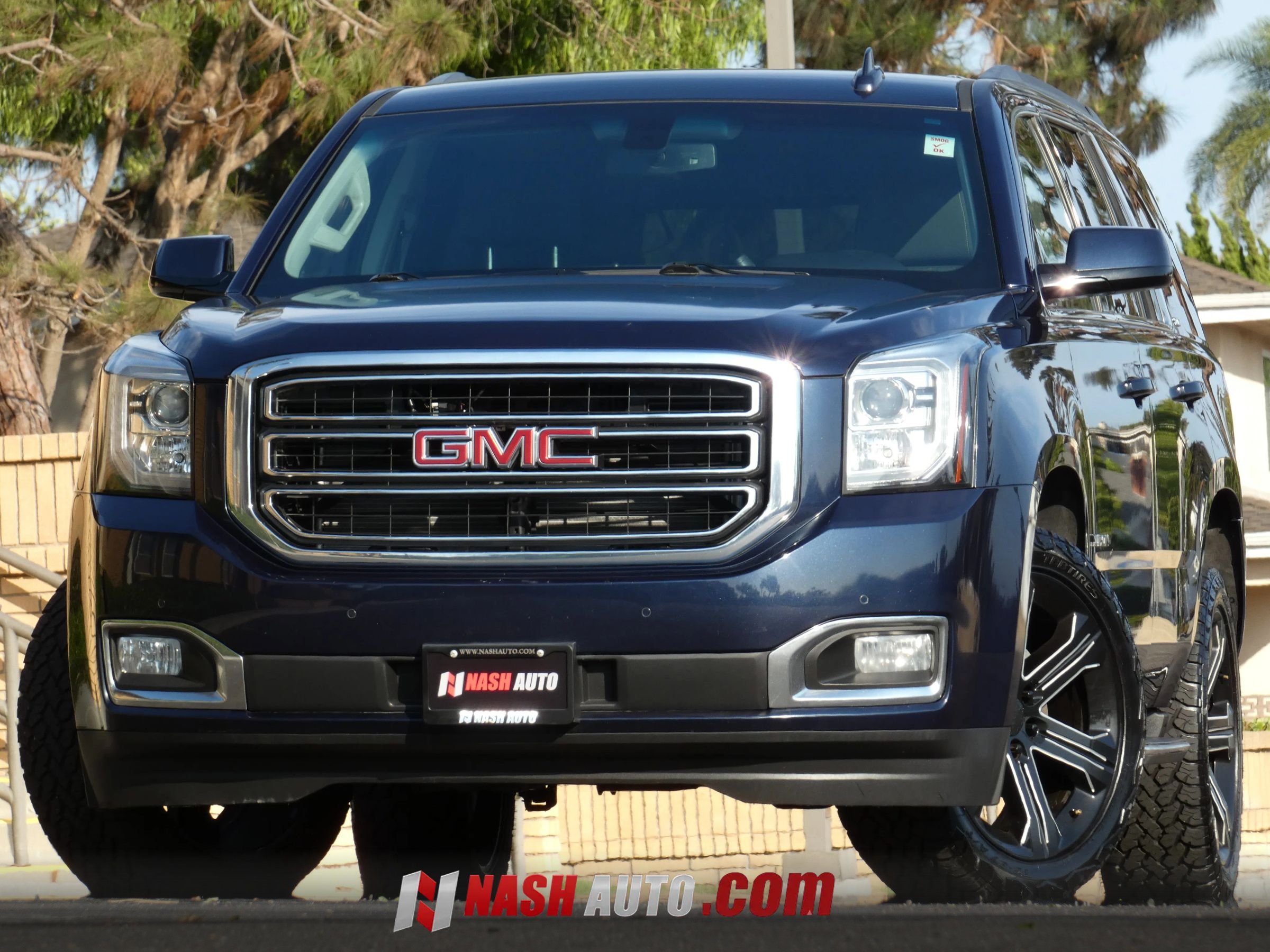 Used 2018 GMC Yukon SLE w/ Convenience Package AWD/4WD image 2