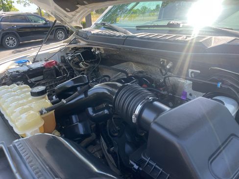 Used 2019 Ford F150 XLT w/ Equipment Group 301A Mid AWD/4WD image 17