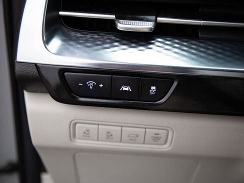 Used 2023 Kia Carnival SX Prestige FWD image 18