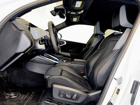 Used 2025 BMW X3 xDrive30i w/ Premium Package image 9