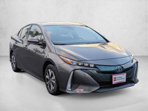 Certified 2017 Toyota Prius Prime Plus image 3