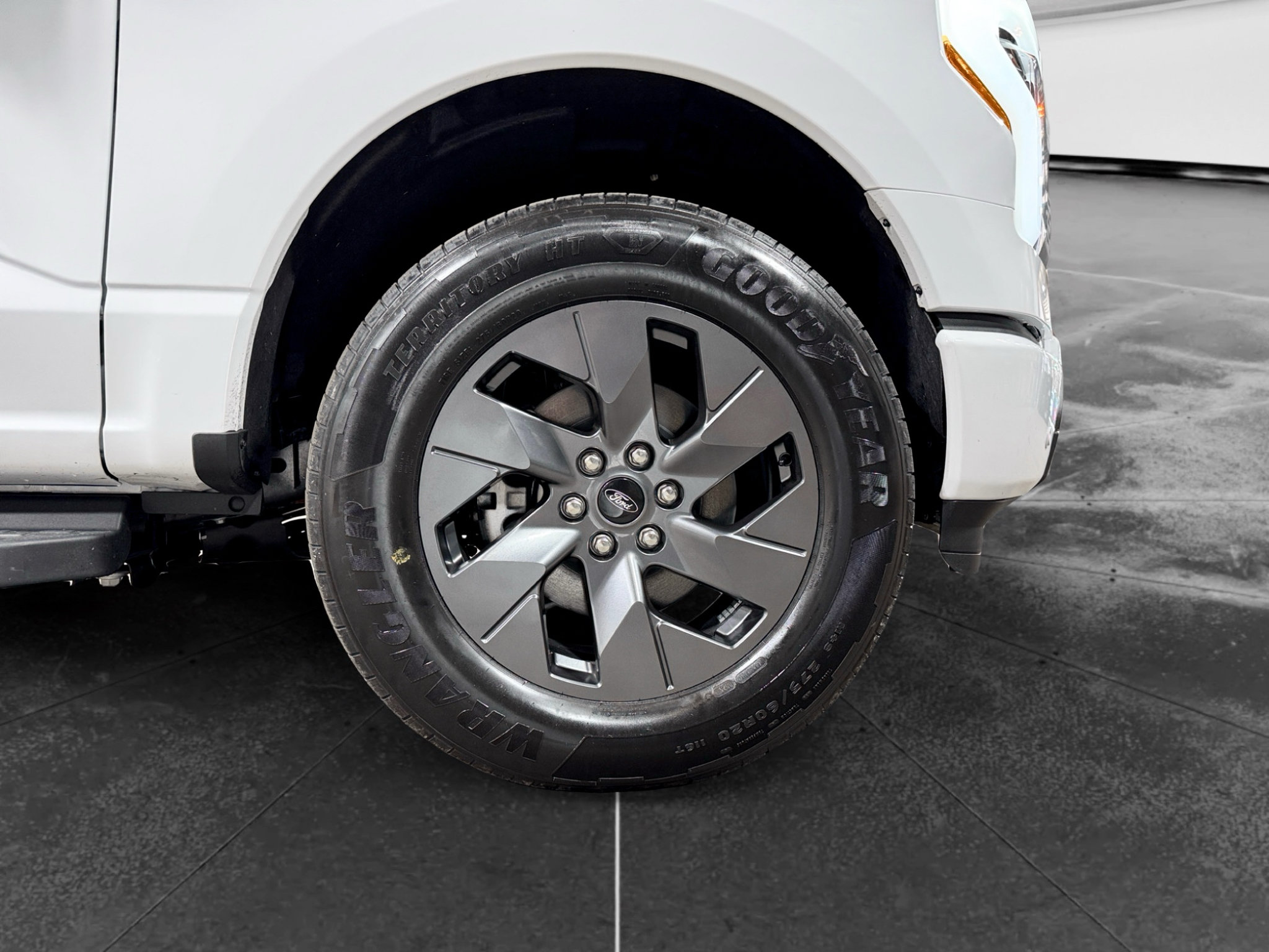 Used 2025 Ford F150 Lightning Flash AWD/4WD image 37