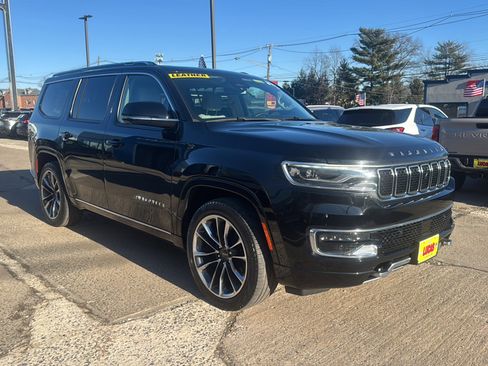 Used 2023 Jeep Wagoneer Series III w/ Premium Group I image 4