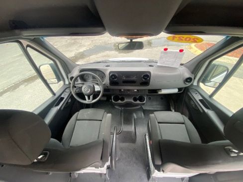 Used 2021 Mercedes-Benz Sprinter 2500 w/ Driver Convenience Package image 18