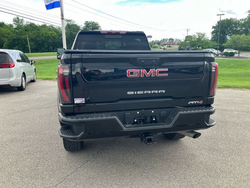 Used 2025 GMC Sierra 2500 AT4 w/ AT4 Preferred Package AWD/4WD image 6