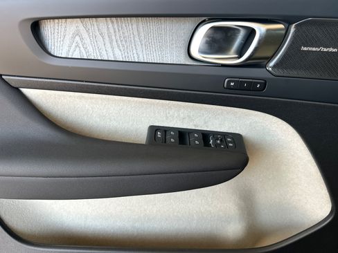 New 2026 Volvo XC40 B5 Ultra AWD/4WD image 8