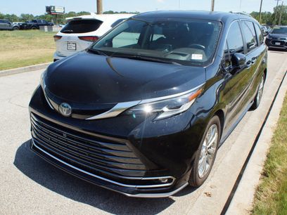 Used 2022 Toyota Sienna Platinum