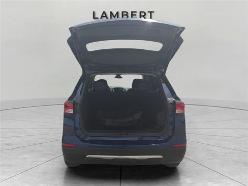 Used 2023 Chevrolet Equinox Premier AWD/4WD image 9