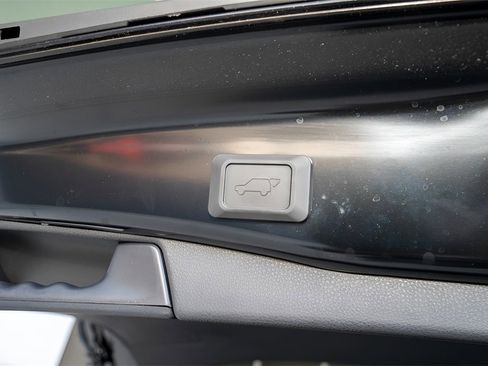 Used 2024 Toyota RAV4 XLE Premium image 7