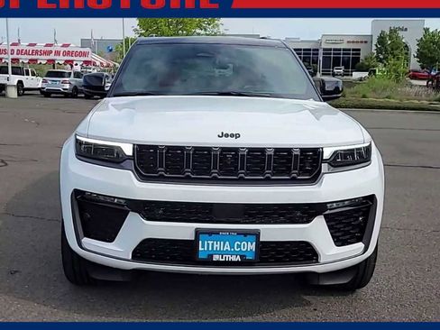 New 2026 Jeep Grand Cherokee Summit w/ Obsidian Package AWD/4WD image 3