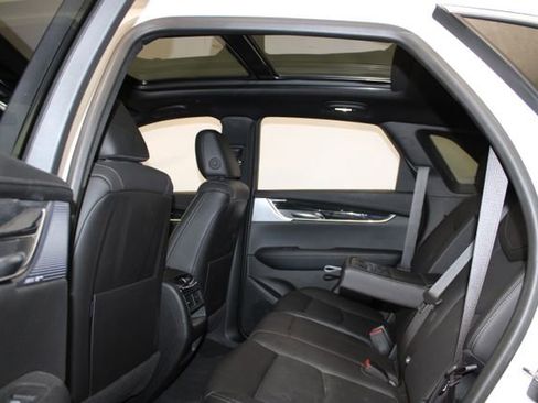 Certified 2023 Cadillac XT5 Premium Luxury AWD/4WD image 9