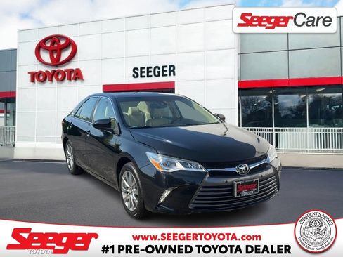 Used 2017 Toyota Camry XLE w/ Advanced Technology Package FWD image 1