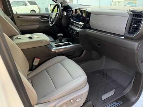 Used 2024 Chevrolet Silverado 1500 LTZ RWD image 16