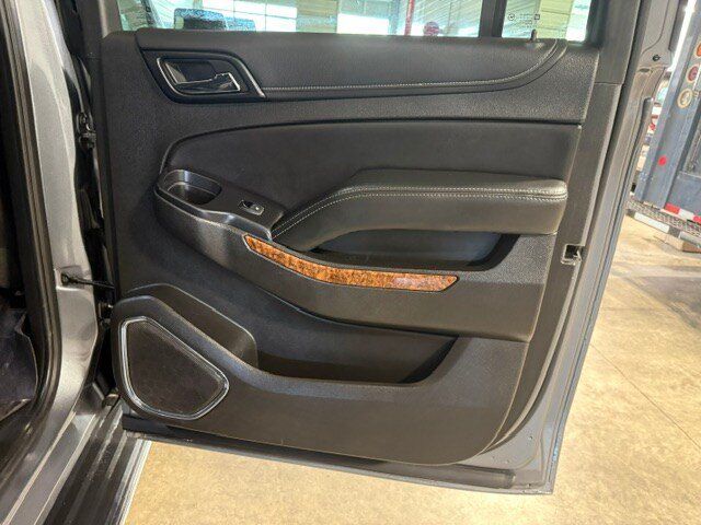 Used 2018 Chevrolet Suburban Premier AWD/4WD image 17
