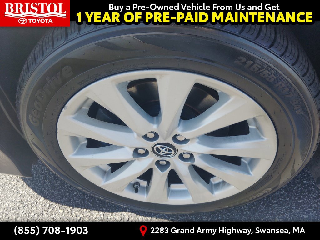 Used 2019 Toyota Camry LE w/ Convenience Package FWD image 12