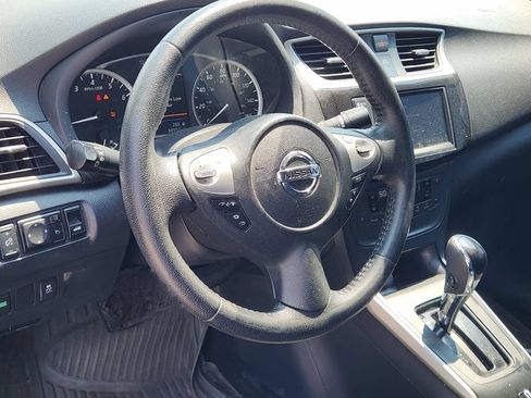 Used 2019 Nissan Sentra SV FWD image 4