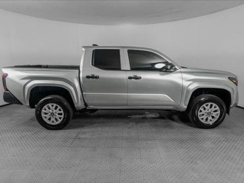 Used 2025 Toyota Tacoma SR RWD image 9